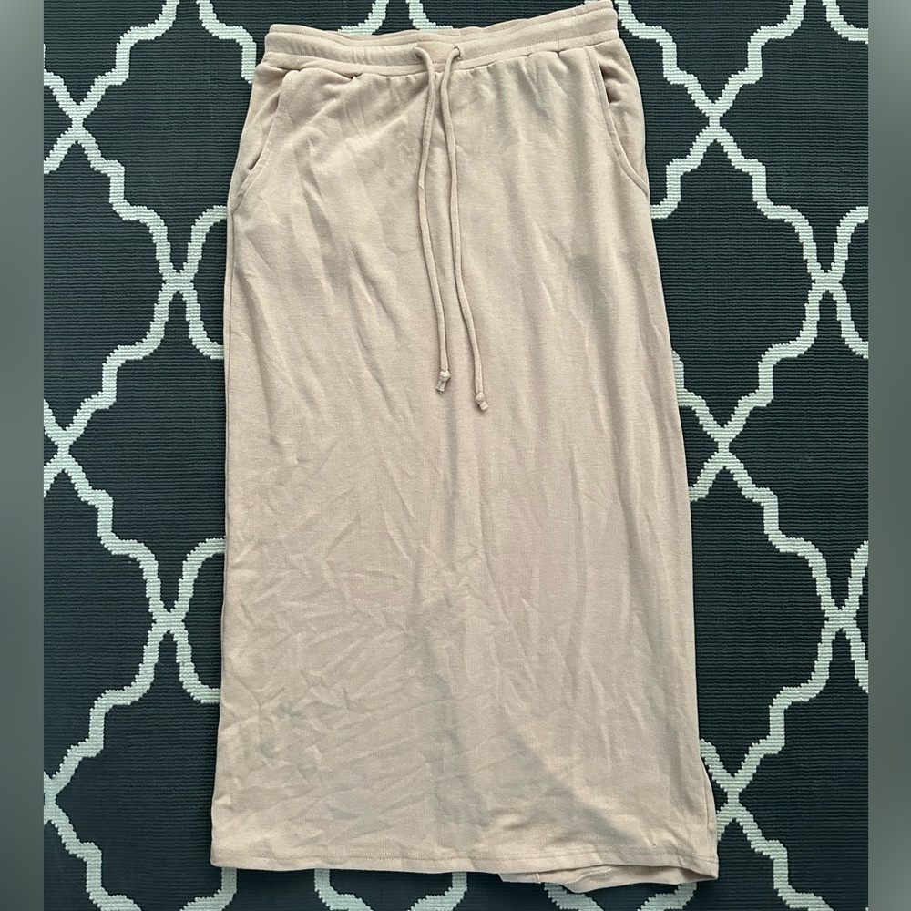 ENTI MIDI SWEATER SKIRT WITH ADJUSTABLE DRAWSTRING